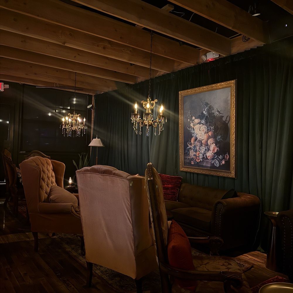 Apothecary - Vibe - Cocktail Bars Near Me - Dallas, Texas