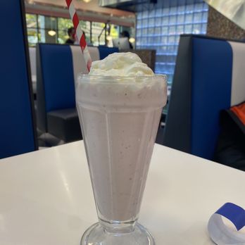 Ed Debevic's - Strawberry Milkshake - Breakfast & Brunch Near Me - Chicago, Illinois