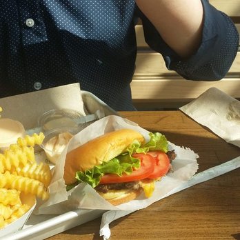 Shake Shack Santa Monica - Burger - Burgers Near Me - Santa Monica, California