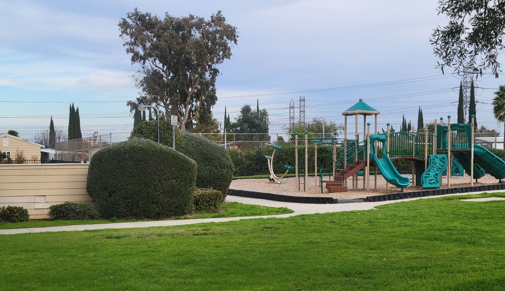 MEADOWS MOBILE HOME COMMUNITY Updated July 2024 1515 Polaris Dr