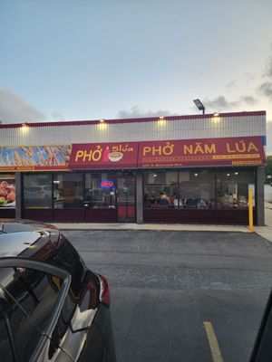 Pho Nam Lua by null