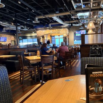 BJ's Restaurant & Brewhouse - Pizza Near Me - Tucson, Arizona