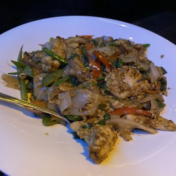 Sushi O Asian Bistro - Drunken noodles with chicken - Japanese Near Me - Edison, New Jersey Sushi O Asian Bistro - Drunken noodles with chicken - Japanese Near Me - Edison, New Jersey