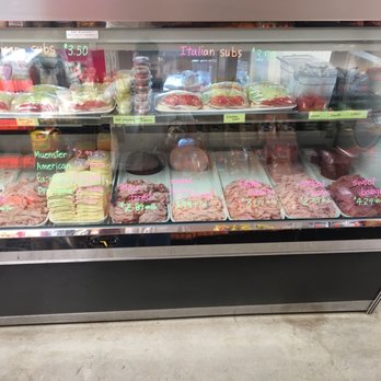 Creekside Food Outlet - a display of meat and pastries - Grocery Near Me - Kinzers, Pennsylvania Creekside Food Outlet - a display of meat and pastries - Grocery Near Me - Kinzers, Pennsylvania