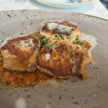 La Vie - Za'atar Salmon - Cocktail Bars Near Me - Washington, DC, District of Columbia