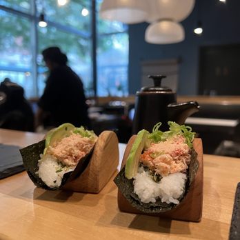 Sugo Hand Roll Bar - Snow crab - Sushi Bars Near Me - Seattle, Washington