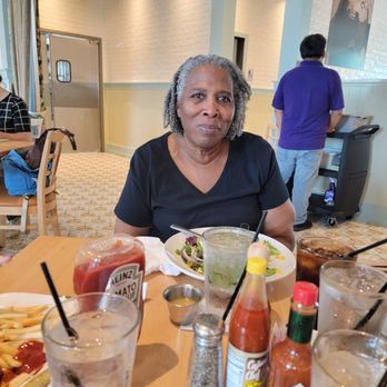 Ellen's - House Salad - Breakfast & Brunch Near Me - Dallas, Texas Ellen's - House Salad - Breakfast & Brunch Near Me - Dallas, Texas