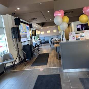 Maxim Bakery & Restaurant - Inside - French Near Me - Richmond Hill, Ontario Maxim Bakery & Restaurant - Inside - French Near Me - Richmond Hill, Ontario