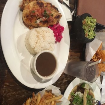 Seis Vecinos Restaurant - Le chuga de Pollo - Latin American Near Me - Bronx, New York