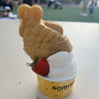 Somisomi - Banana milk soft serve - Ice Cream & Frozen Yogurt Near Me - Huntington Beach, California Somisomi - Banana milk soft serve - Ice Cream & Frozen Yogurt Near Me - Huntington Beach, California