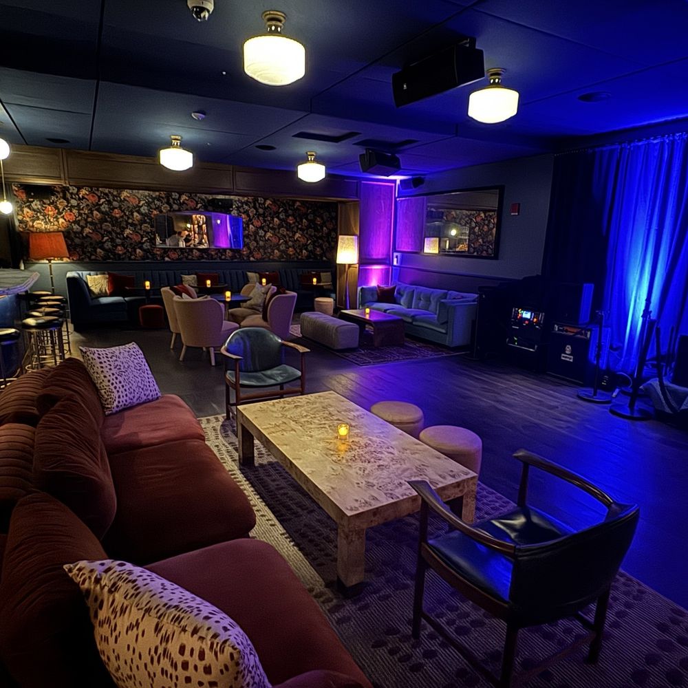 Lazy Bird - Cocktail Bars Near Me - Chicago, Illinois