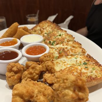 Giordano's - Pizza Near Me - Chicago, Illinois