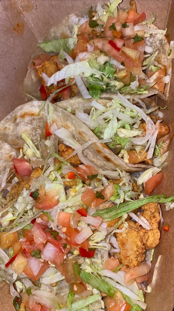 CHRISTIAN’S TAILGATE BAR AND GRILL Updated August 2024 196 Photos