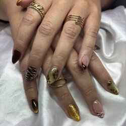 Tips Toes & Tony Nail Bar
