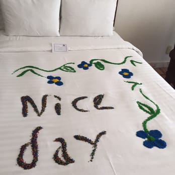 Marriott Cancun Resort - After they serviced our room, they also left us a little note to have a great day! - Hotels Near Me - Cancún, ROO