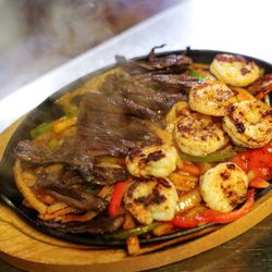 Pig Patas Tacos - Fajitas Plate