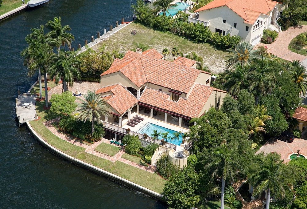 Slide of Sean Lilly Roofing