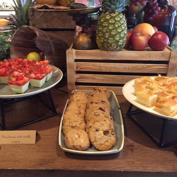 Oxbo Bankside - More desserts.....check out those chocolate chip cookies! - British Near Me - London, XGL
