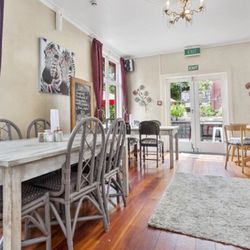 Austins Bar and Bistro