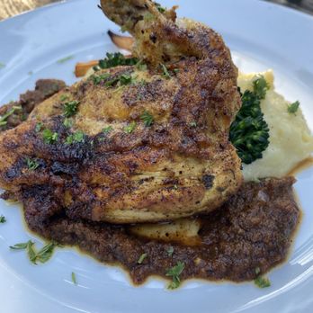 The Raymond 1886 - Brick chicken- not mind blowing but just right! - New American Near Me - Pasadena, California