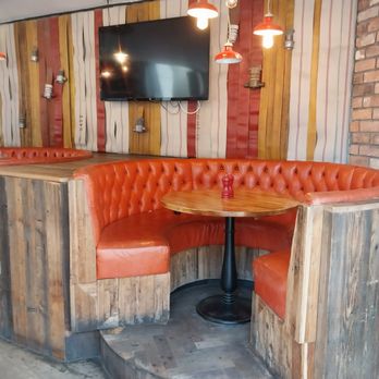 The Hydrant - Seating - Pubs Near Me - London, XGL