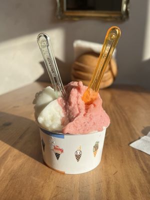 An's Hatmakers by null