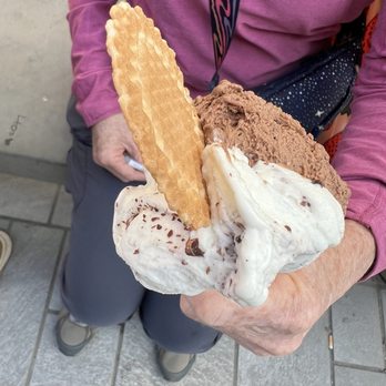 Gelateria Golosone - Ice Cream & Frozen Yogurt Near Me - Monterosso Al Mare, SP