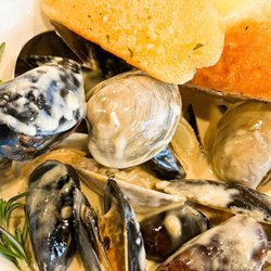 Reel Seafood Grill - Mussels