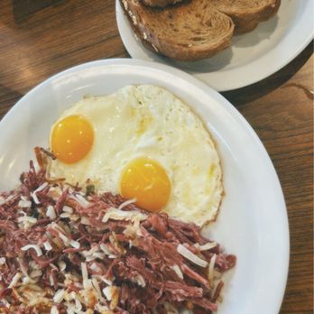 Mountain Oaks Cafe - corn beef hash and eggs w/ side of toast - American Near Me - Oakhurst, California Mountain Oaks Cafe - corn beef hash and eggs w/ side of toast - American Near Me - Oakhurst, California