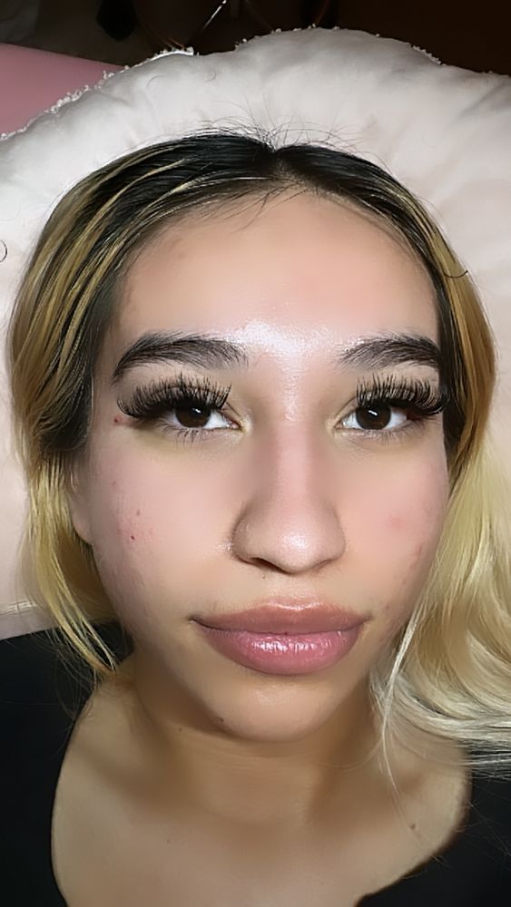 Lashes by Fer Logo