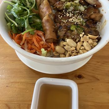 Saigon House - 9/12/24 #39. Grilled pork & egg roll with Vermicelli (Bun Thit Nuong, Cha Gio) - Vietnamese Near Me - San Leandro, California Saigon House - 9/12/24 #39. Grilled pork & egg roll with Vermicelli (Bun Thit Nuong, Cha Gio) - Vietnamese Near Me - San Leandro, California