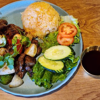 Me’s Kitchen - Bo Luc Lac aka Shaking Beef - Vietnamese Near Me - Sacramento, California Me’s Kitchen - Bo Luc Lac aka Shaking Beef - Vietnamese Near Me - Sacramento, California