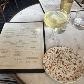 Fives - and - Cocktail Bars Near Me - New Orleans, Louisiana