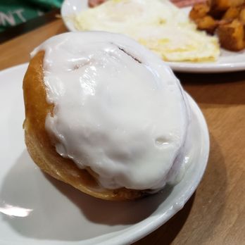 Megg's Cafe - Cinnamon Roll - Bakeries Near Me - Temple, Texas