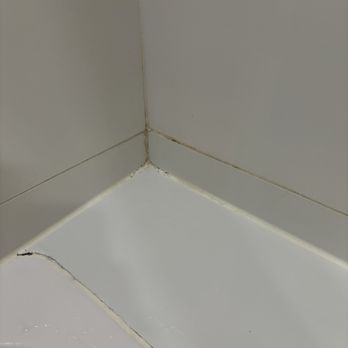 Sarrosa Hotel - Bathroom molds - Hotels Near Me - Cebu City, CEB Sarrosa Hotel - Bathroom molds - Hotels Near Me - Cebu City, CEB