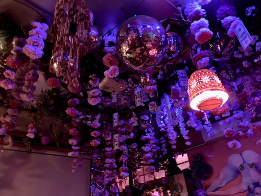 Happyfun Hideaway by null