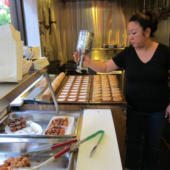 Mitsuru Cafe - Lady making the Imagawayaki - Japanese Near Me - Los Angeles, California