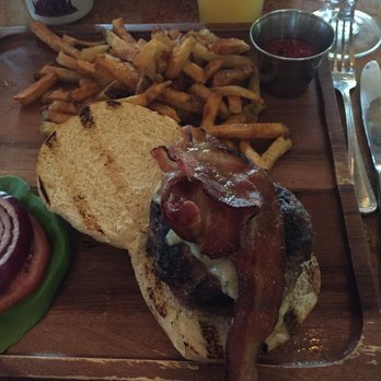 B2 Bistro + Bar - Cocktail Bars Near Me - Point Pleasant Beach, New Jersey