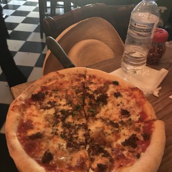 Pirilo - Puerto Rican pizza ground beef and plantains - Italian Near Me - San Juan, Puerto Rico