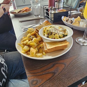 Drunch Kitchen - Breakfast & Brunch Near Me - Thornhill, Ontario