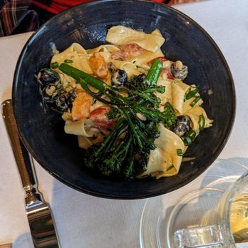 Restaurant Gasthaus Tell - Hotels & Travel Near Me - Andermatt, UR
