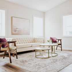 5 Family Ranch - The bridal suite is filled with natural light which is perfect for getting ready or first look pictures.