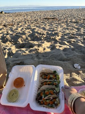 Mijo's Taqueria by null