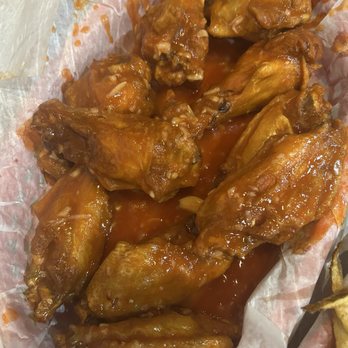 Papa Bees - Hot garlic - Chicken Wings Near Me - Longwood, Florida