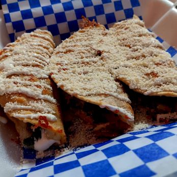Nikos Tacos - Chicken Zip, Steak Zip, and Steak+Shrimp mix Zip Taco - Tacos Near Me - Roseville Ca, California