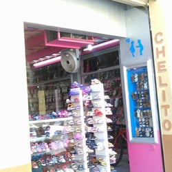 Zapatería Chelito - Fachada y rack de ofertas