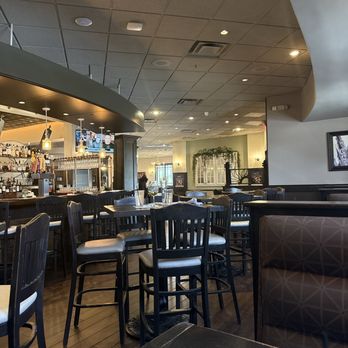 Copeland's - View to dining room from the bar - Cajun/Creole Near Me - Jacksonville, Florida
