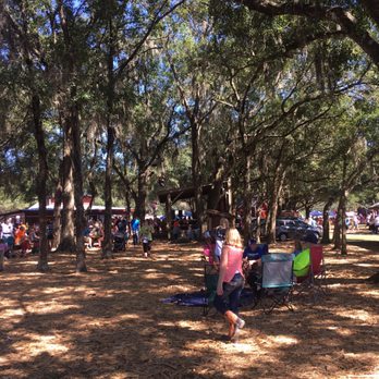 Hunsader Farms - Shaded area with live music - Farms Near Me - Bradenton, Florida