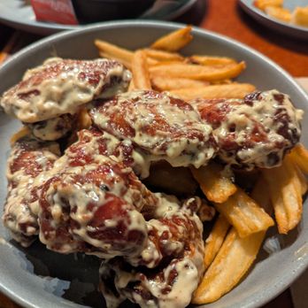 St. Louis Bar & Grill - Garlic Parm Wings - Sports Bars Near Me - Toronto, Ontario