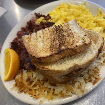 Sunshine Café - Corned beef hash - Breakfast & Brunch Near Me - Silverthorne, Colorado